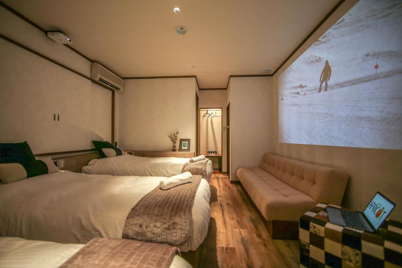 Apricot Pension Hakuba Extérieur photo
