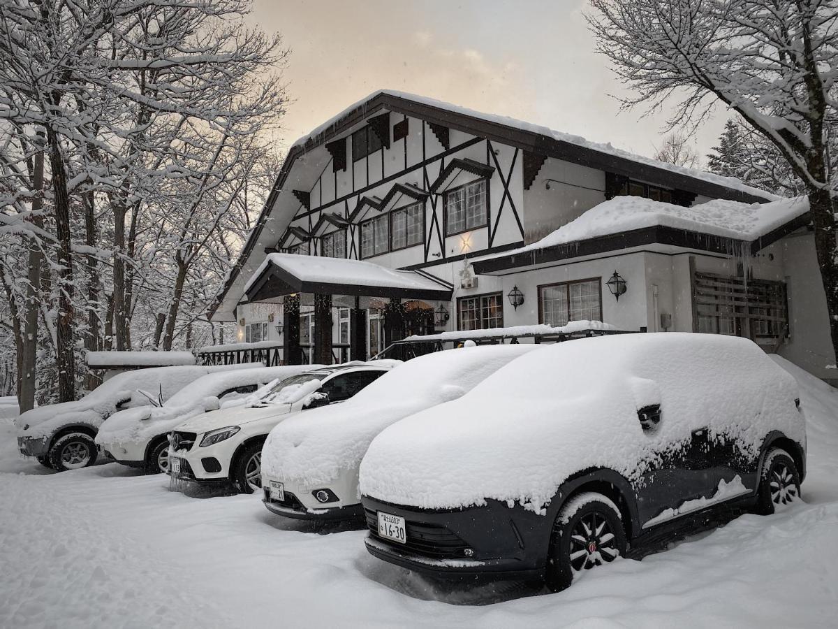 Apricot Pension Hakuba Extérieur photo